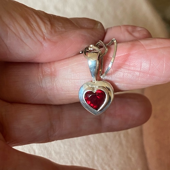 Heart necklace - Picture 1 of 4